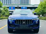 Photo 2 - Maserati Levante