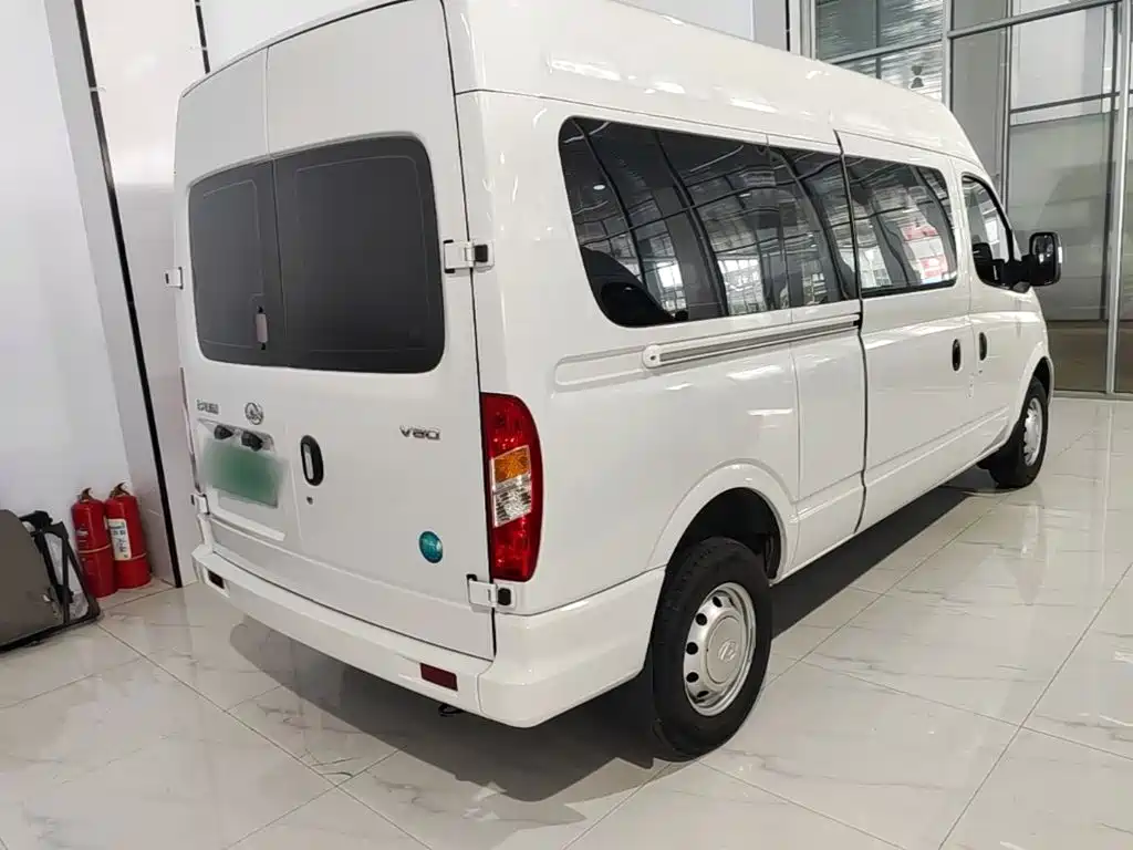 Maxus Xintu V80 2025 2025 Value Edition Aoyun 2.0T Manual Long Wheelbase Medium Roof 127Ps 6/7/9-seater