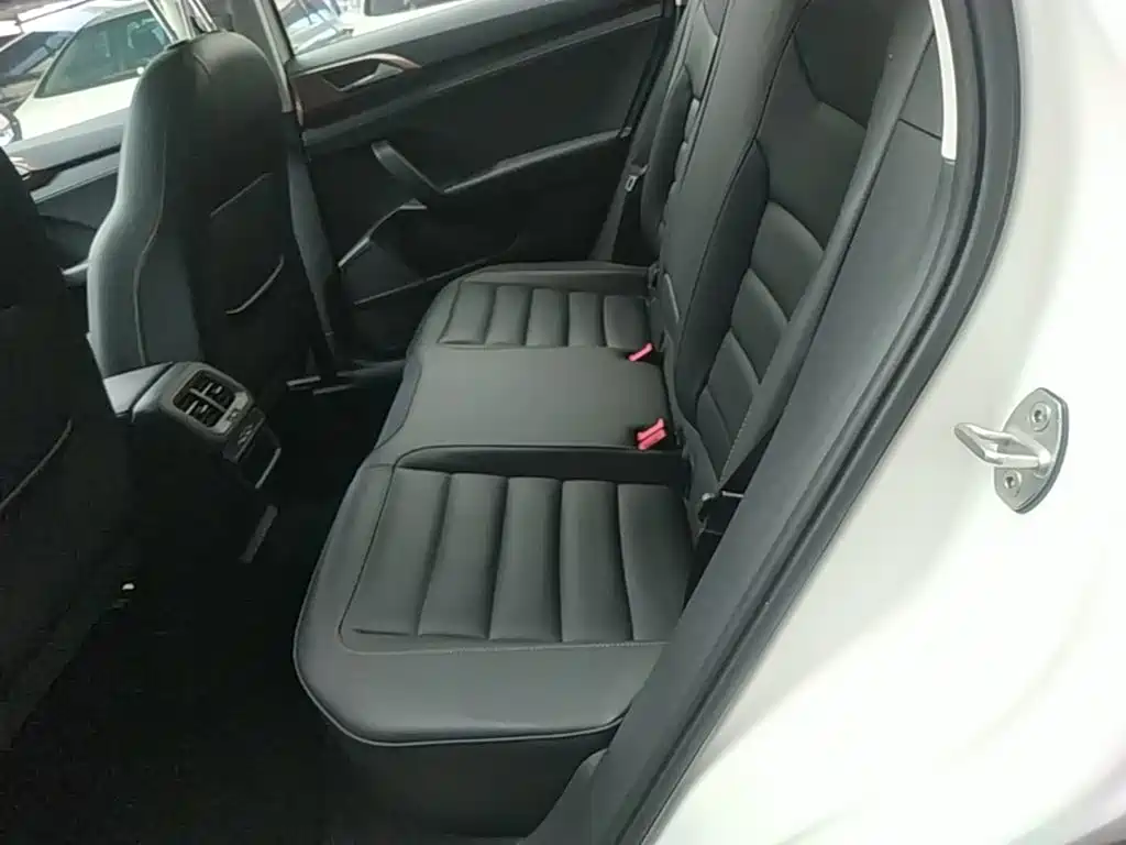 Photo 17 - Volkswagen Tharu