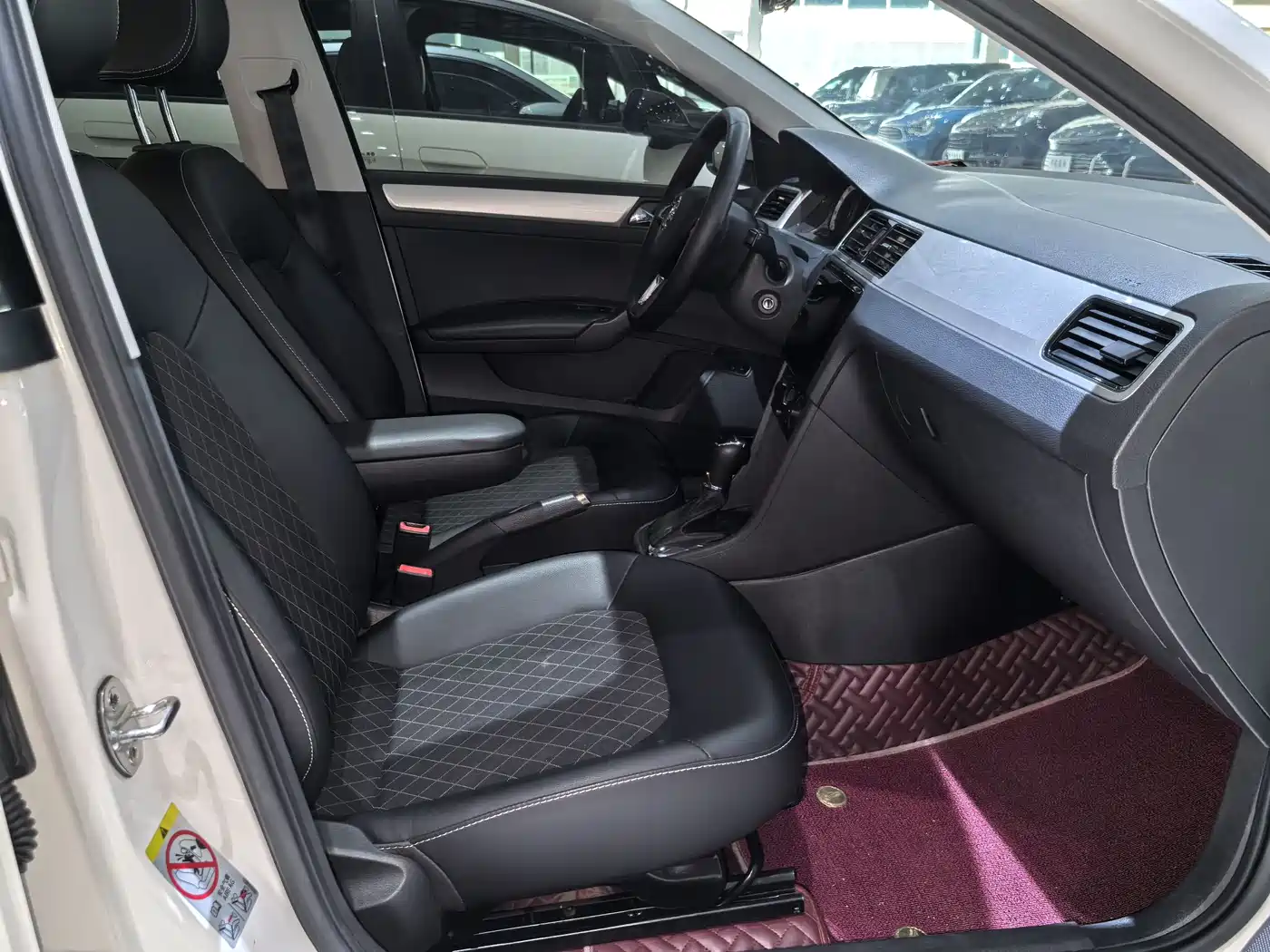 Škoda Rapid 2018 1.6L Automatic Comfort Edition фото 13