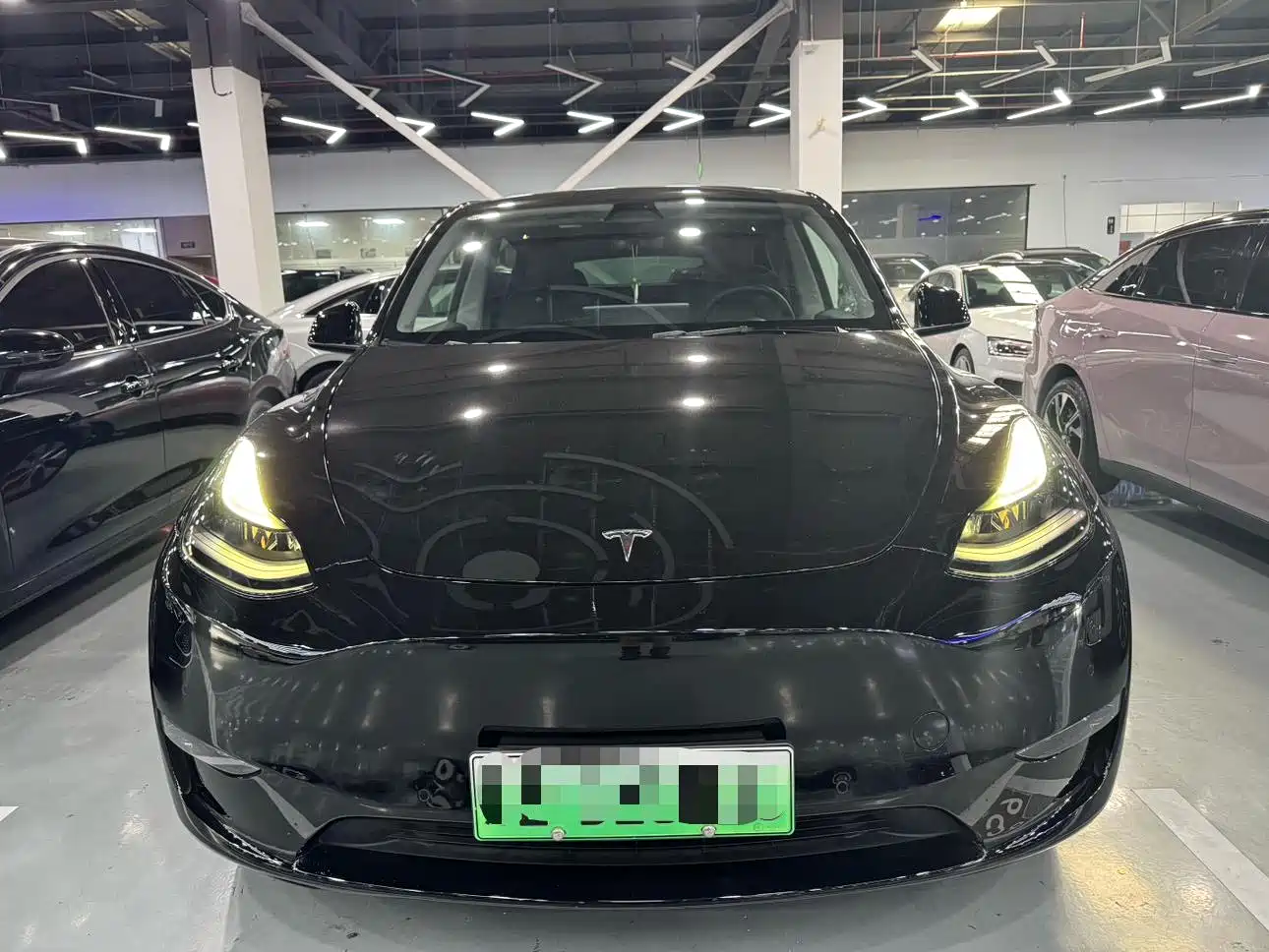 Photo 2 - Tesla Model Y