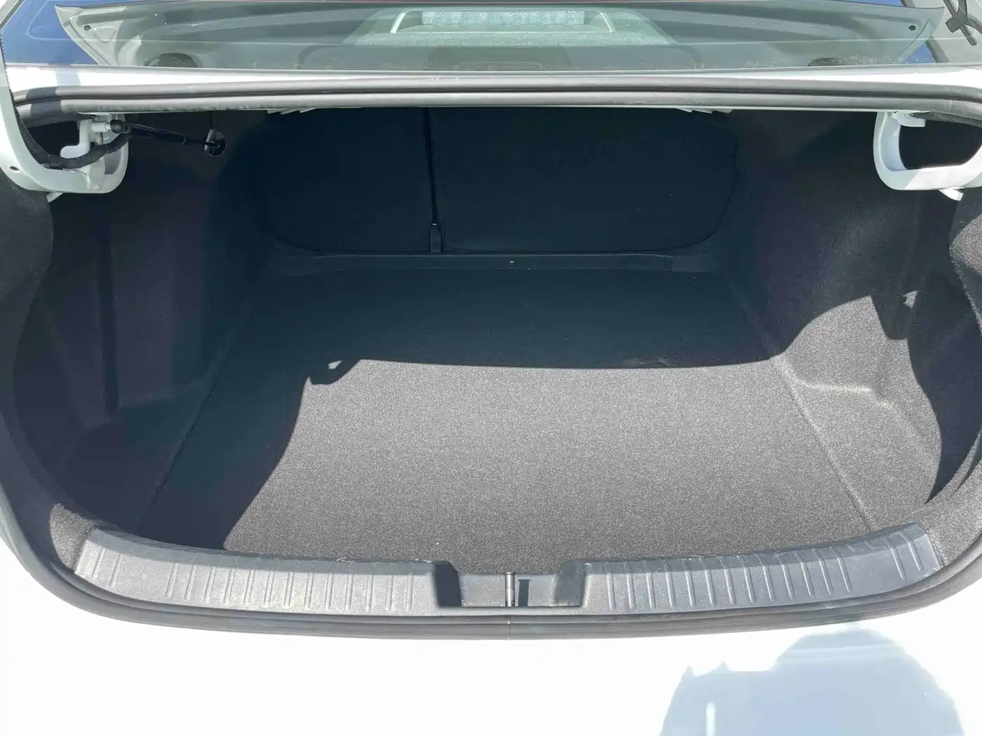 Volkswagen Sagitar 2025 300TSI DSG Surpass Edition фото 13