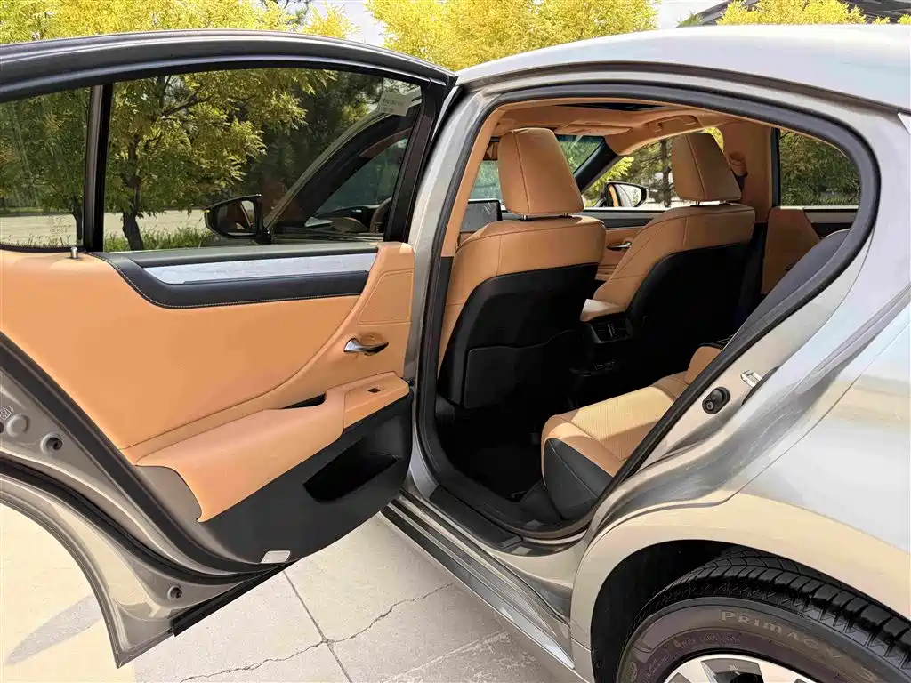 Lexus ES 2025 2025 200 Ultimate Edition