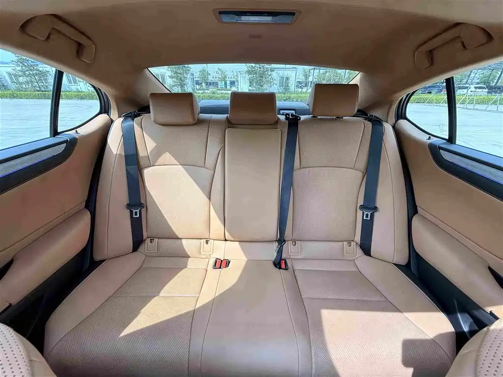 Lexus ES 2025 2025 200 Ultimate Edition