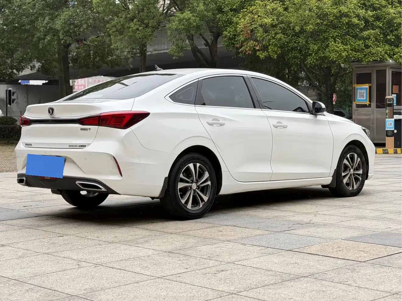 Фото 7 - Changan Eado