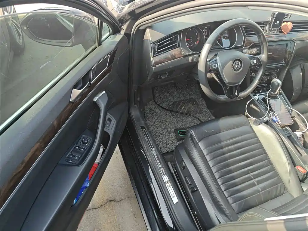 Volkswagen Magotan 2019 330TSI DSG Luxury China V фото 12