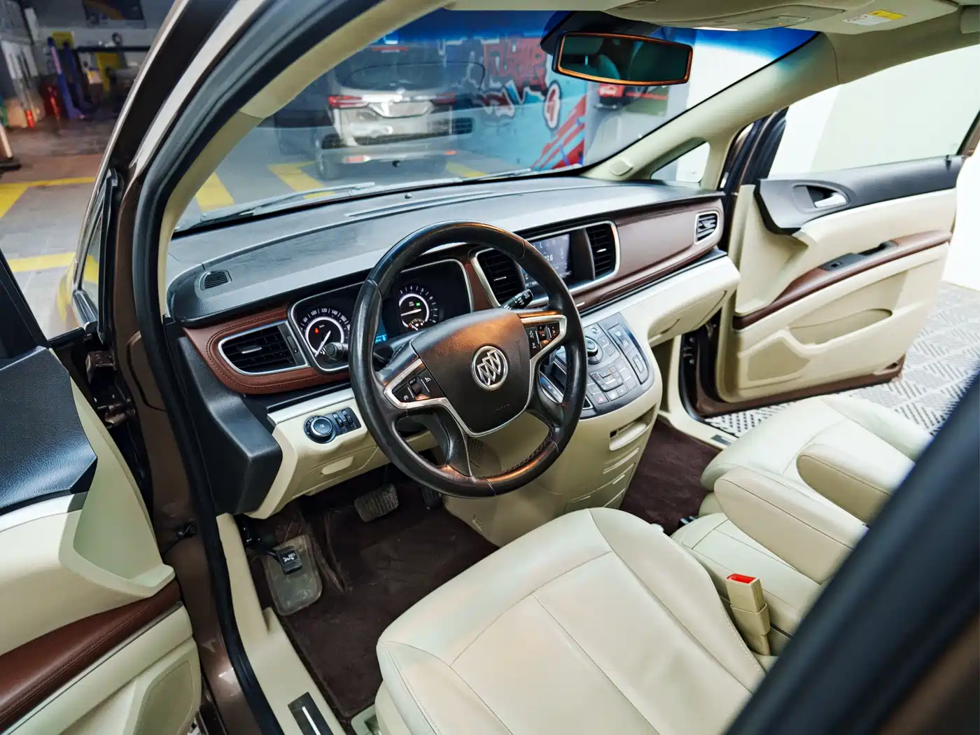 Buick GL8 2018 28T Premium Model China VI фото 9