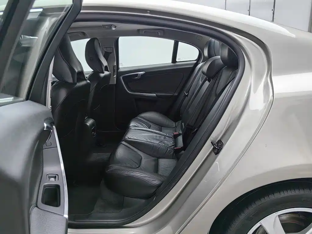 Volvo S60 (Import) 2013 2013 Model T5 Comfort Edition
