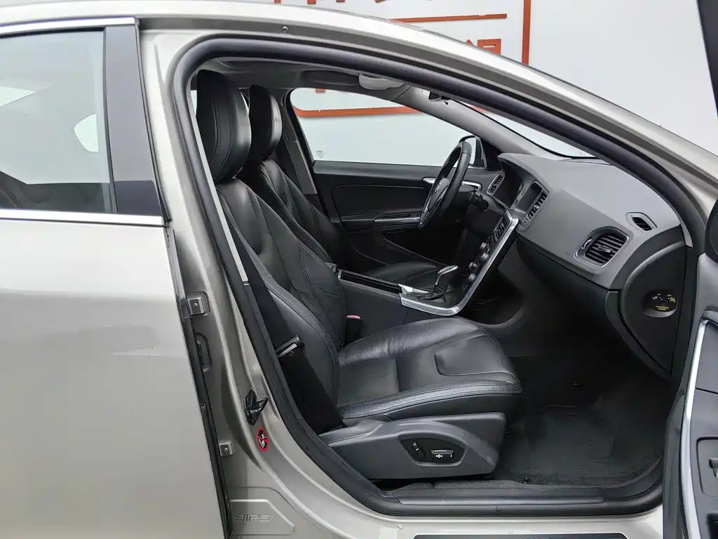 Volvo S60 (Import) 2013 2013 Model T5 Comfort Edition
