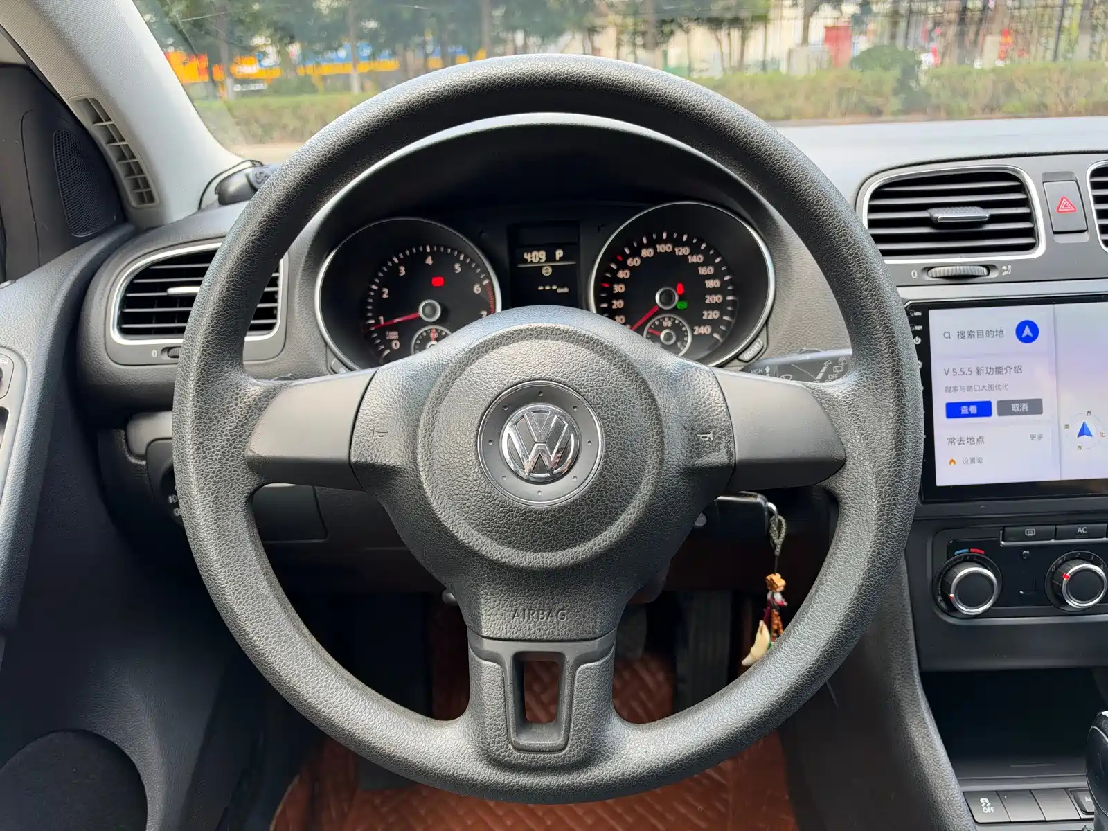 Photo 8 - Volkswagen Golf
