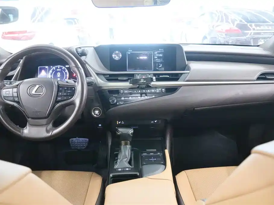 Lexus ES 2018 200 Excellence Edition China V фото 5