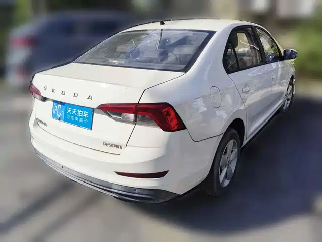 Škoda Rapid 2020 1.5L Manual Standard — фото 2