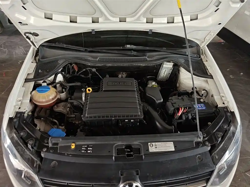 Volkswagen Polo 2016 1.4L Automatic Trend фото 20