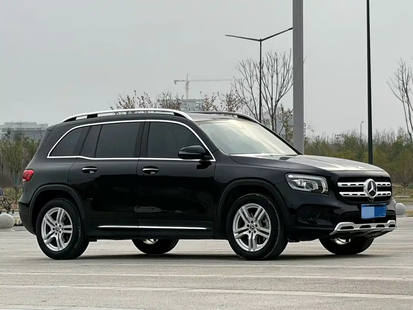 MERCEDES-BENZ GLB
