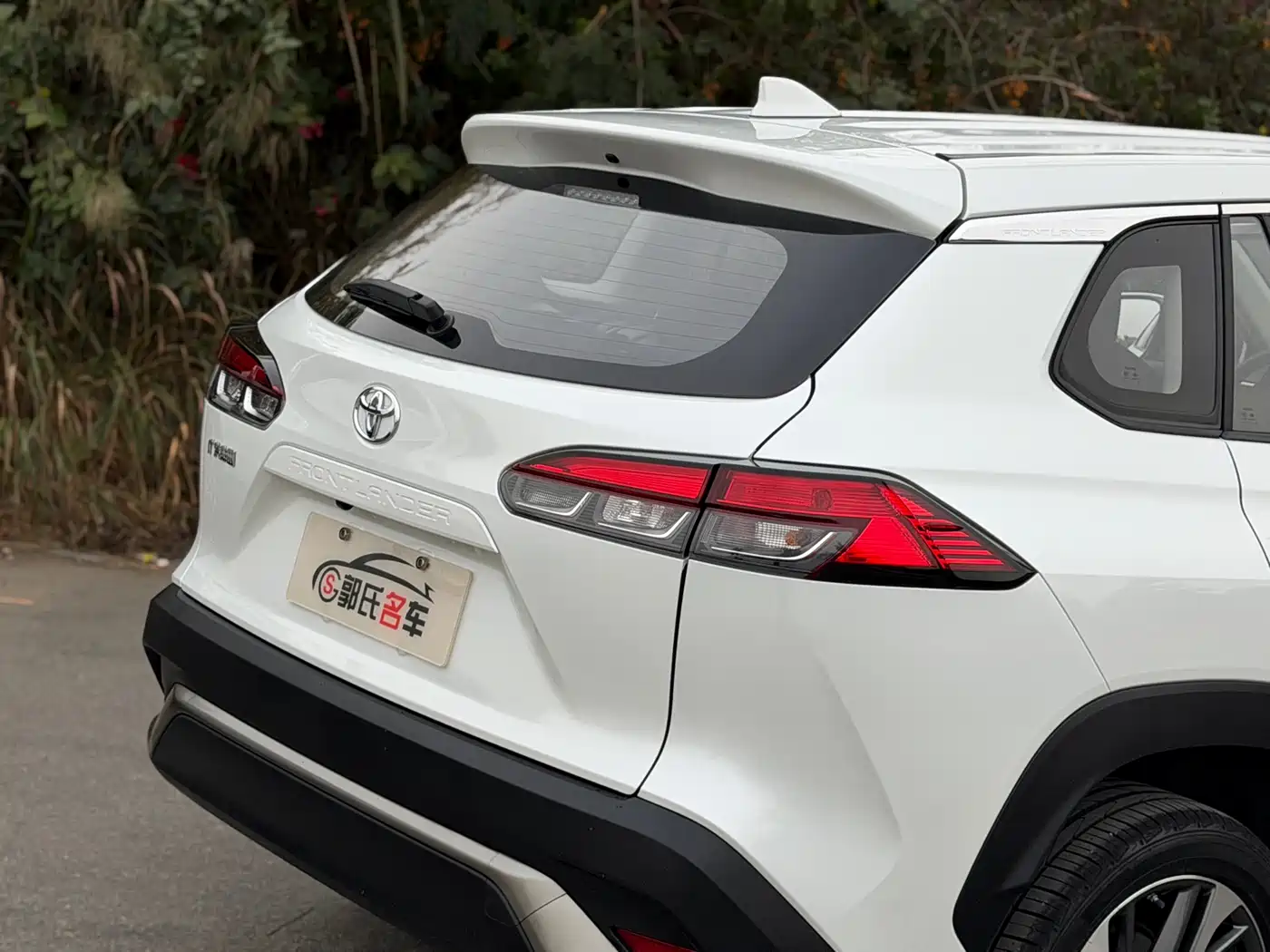 Toyota Frontlander 2022 2.0L CVT Luxury PLUS Edition фото 7