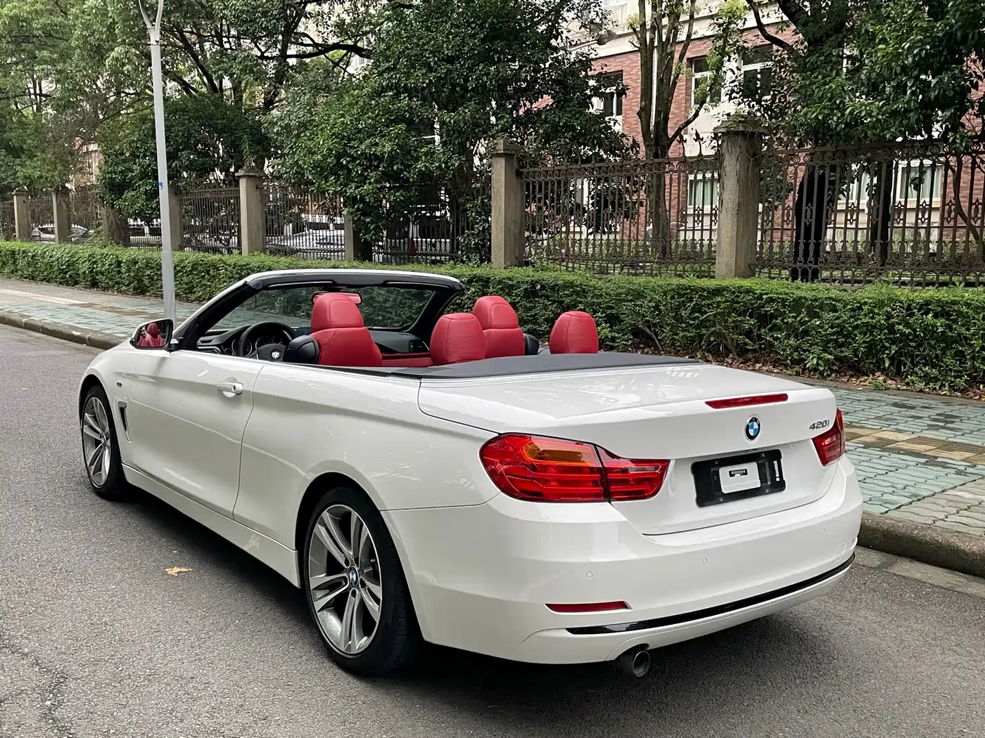 BMW 4 Series 2014 420i Convertible Luxury Design Package фото 19