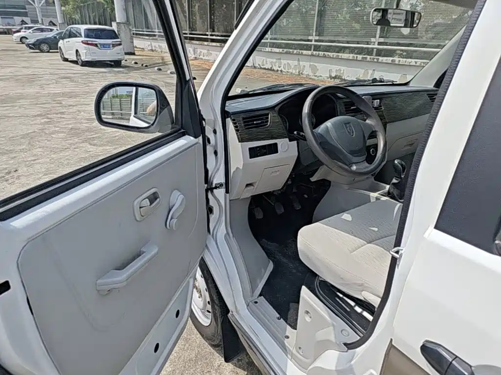 Jinbei New Hiace X30L 2022 2021 1.5L Business Central Air Conditioning Version Passenger Vehicle China VI SWC15M