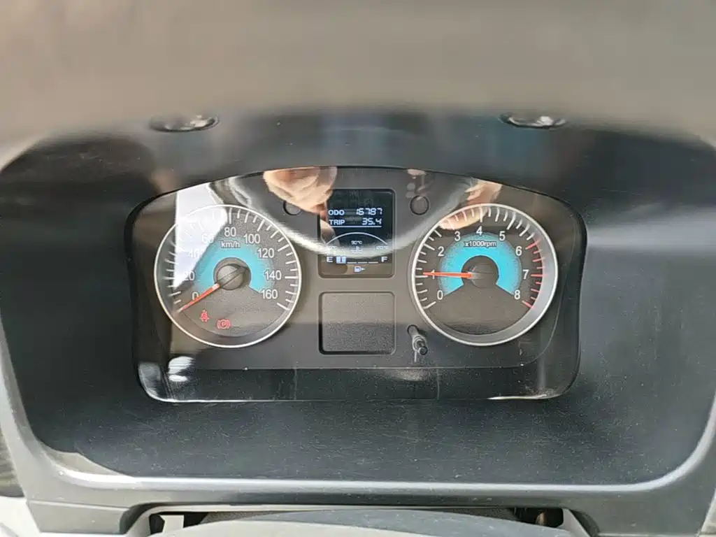 Jinbei New Hiace X30L 2022 2021 1.5L Business Central Air Conditioning Version Passenger Vehicle China VI SWC15M