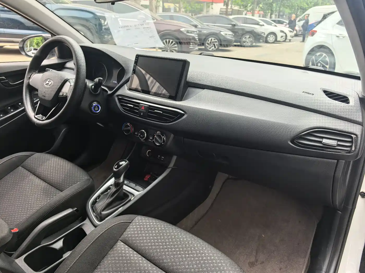 Hyundai Elantra 2018 1.6L Automatic Pleasing Edition GL China VI фото 14