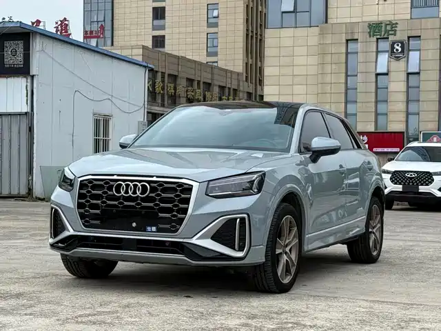 Audi Q2L 35 TFSI, Стиль Драйв