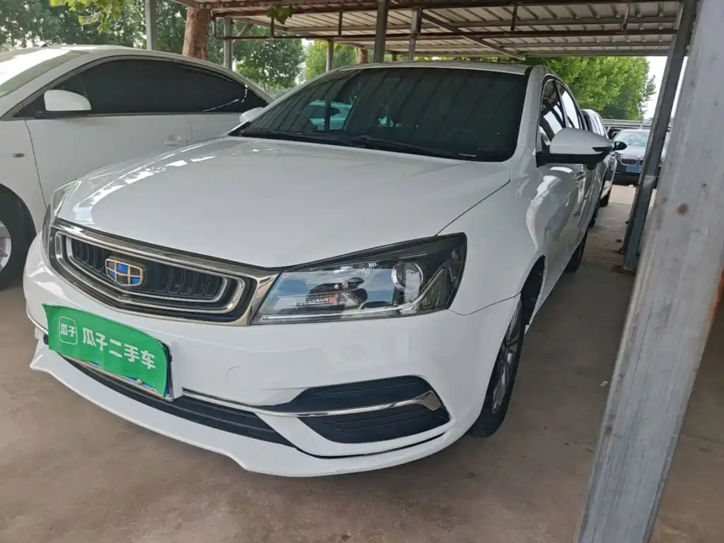 Фото 2 - Geely Emgrand