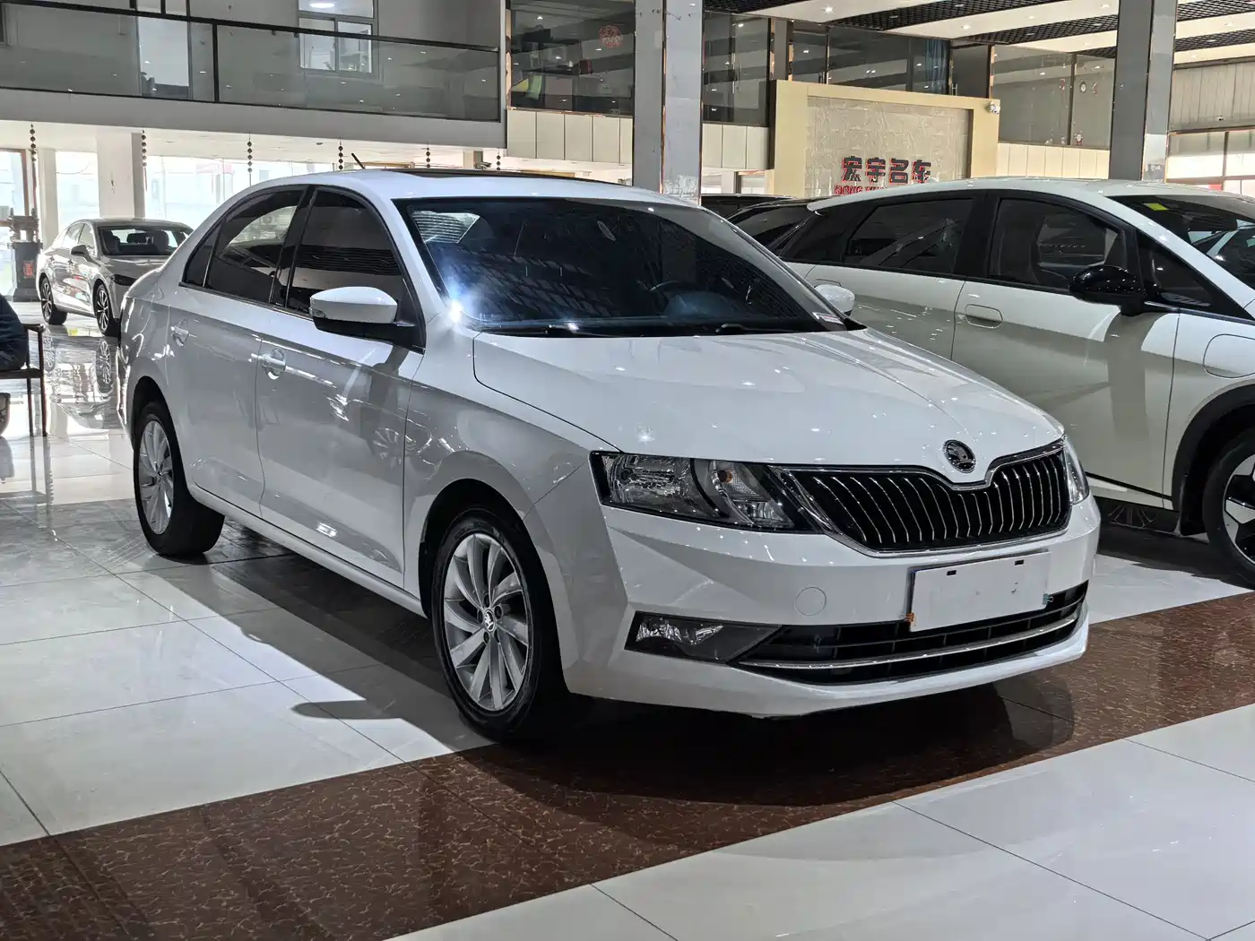 Škoda Rapid 2018 1.6L Automatic Comfort Edition фото 3