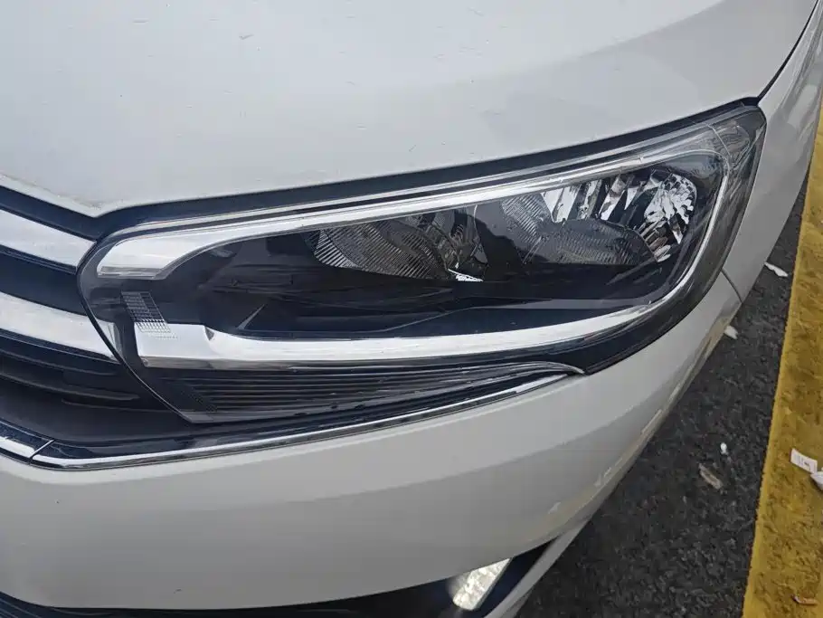 Citroën C4 C-Quatre 2017 2016 1.6L Manual Luxury