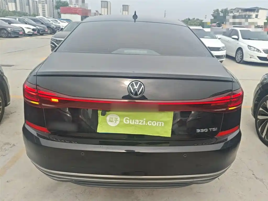 Volkswagen Passat 2022 330TSI Luxury Edition фото 6