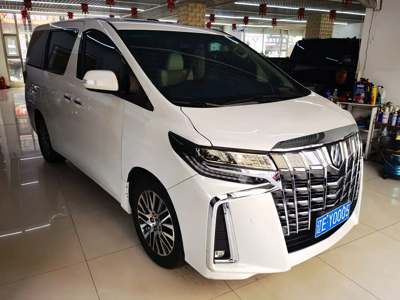 Toyota Alphard 2012 3.5L Premium Edition фото 3