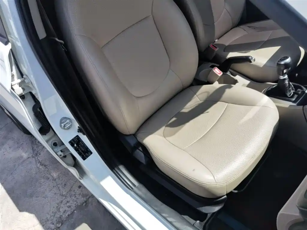 Hyundai Verna 2014 1.4L Manual Smart GLS фото 25