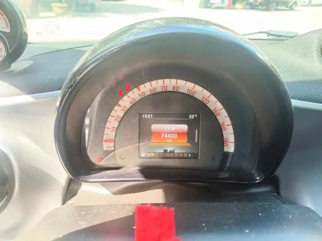 Фото 15 - smart fortwo