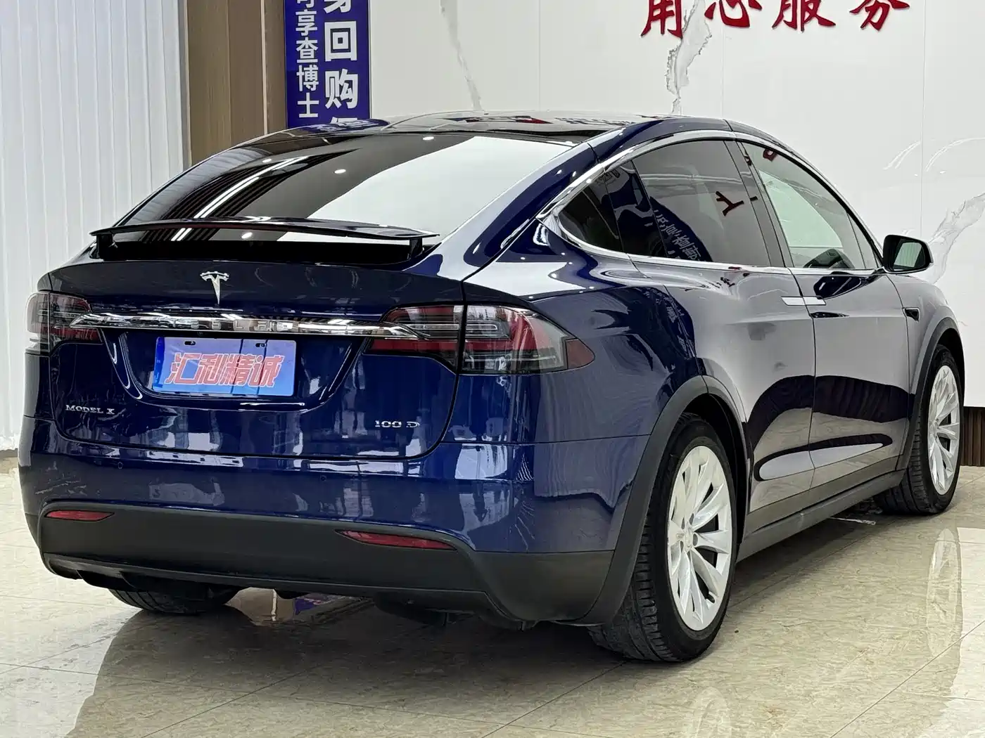 TESLA MODEL X