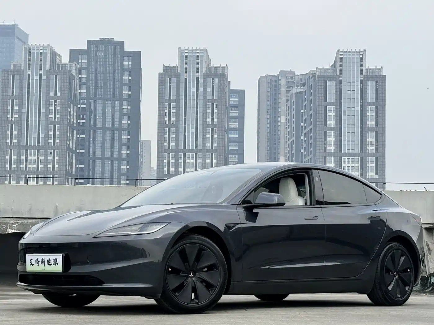 Tesla Model 3 2023