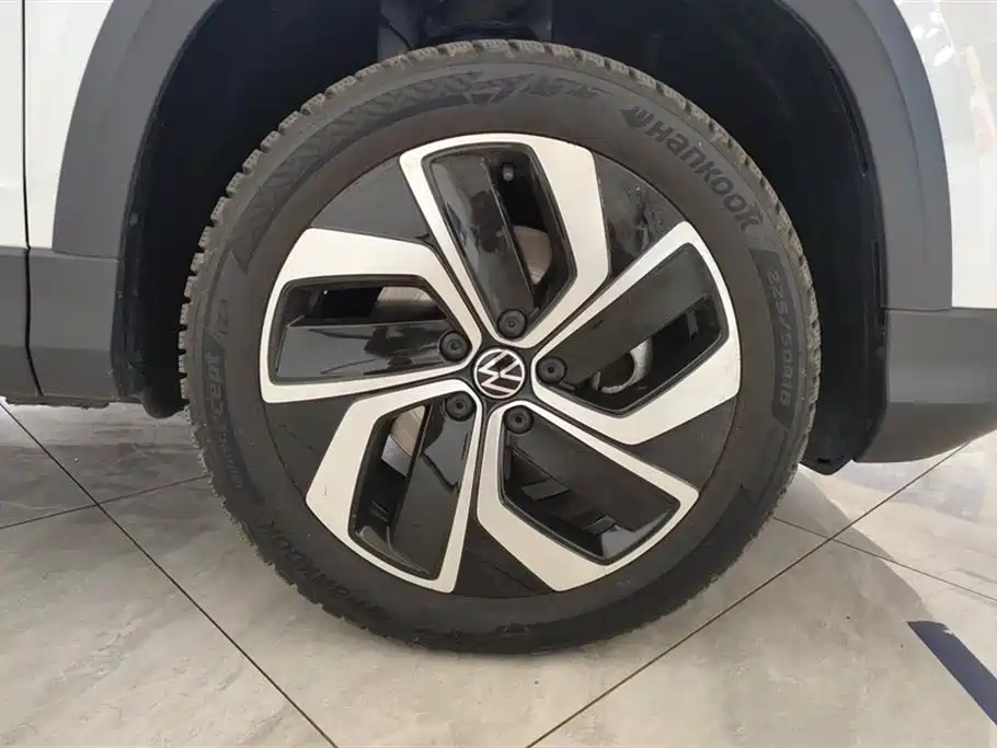 Volkswagen Tharu 2024 300TSI 2WD Full Moon Edition фото 6