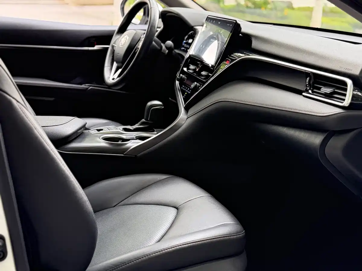 Toyota Camry 2023 2.5G Luxury Edition фото 11