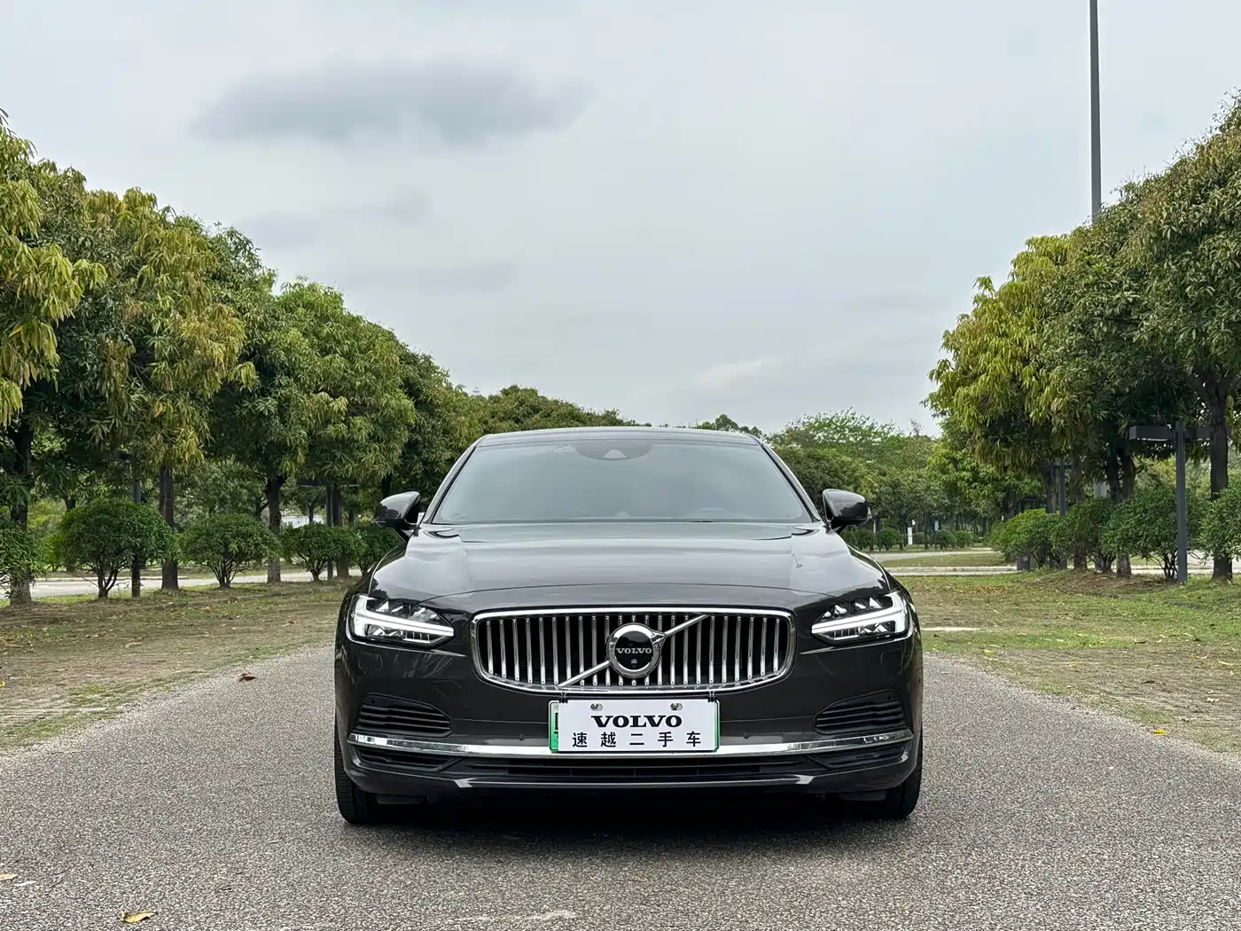 VOLVO S90 PLUG-IN HYBRID