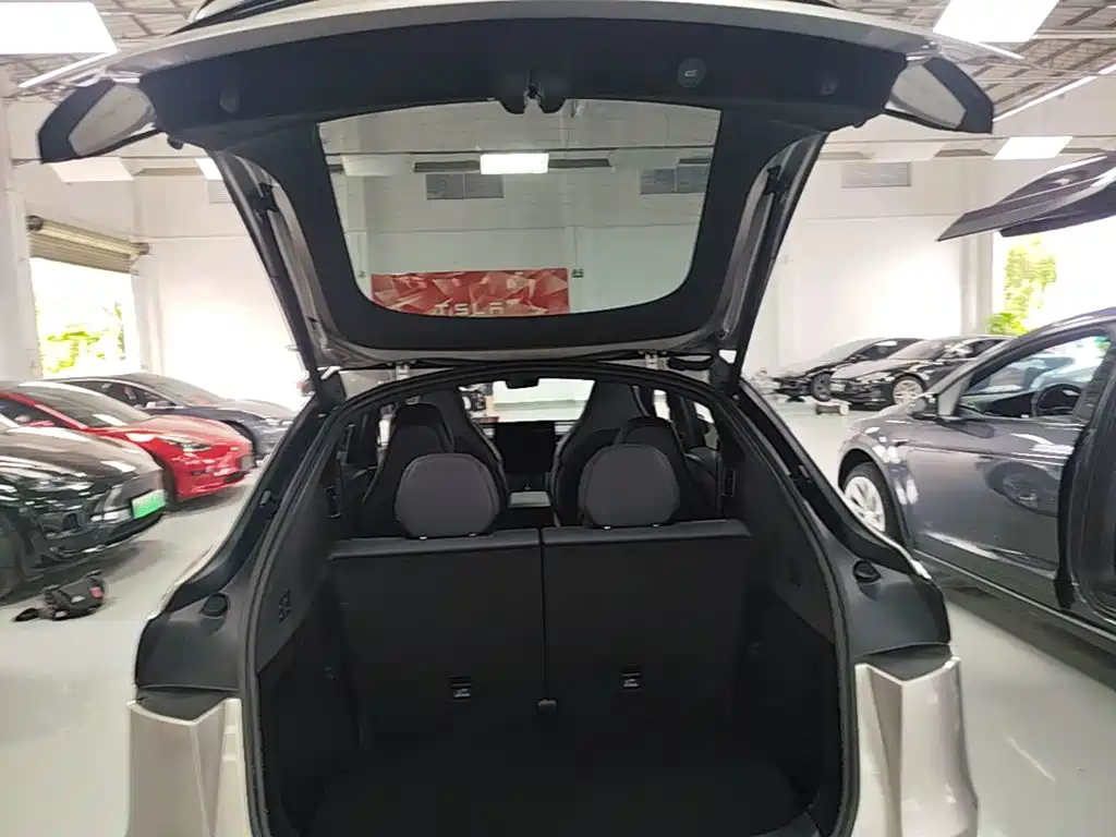 Tesla Model Y L 2025 2025 Facelift Long Range AWD
