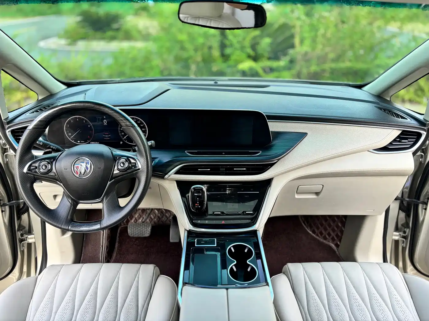 Photo 10 - Buick GL8