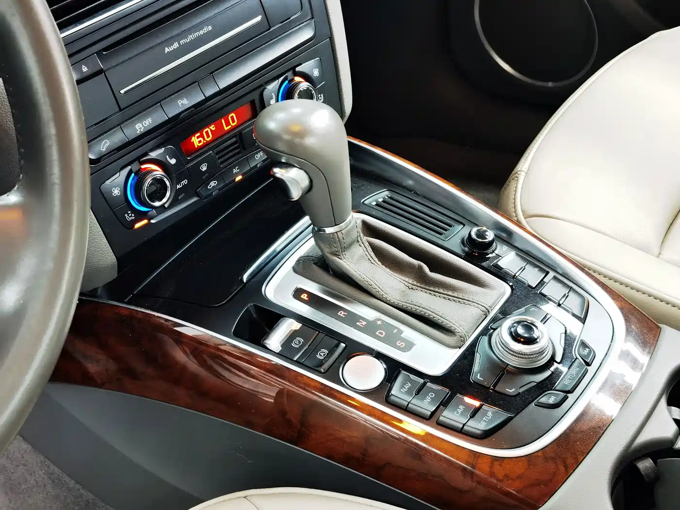 Audi Q5 2011 2012 2.0TFSI Comfort