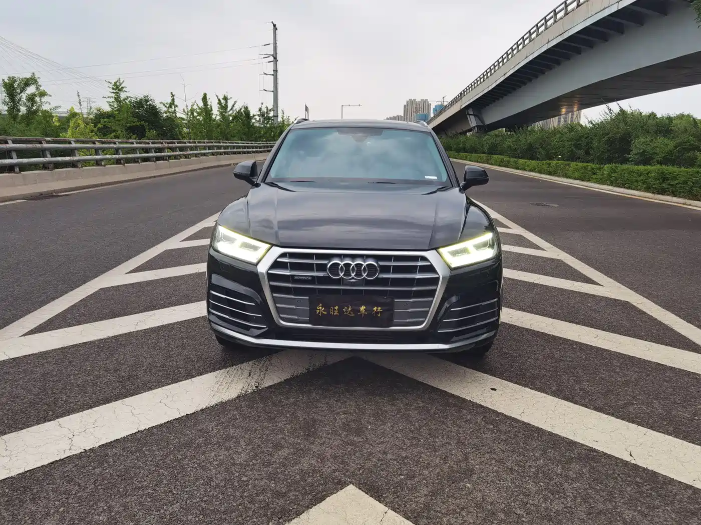 Audi Q5L 2020 Facelift 40 TFSI Honor Fashion фото 2