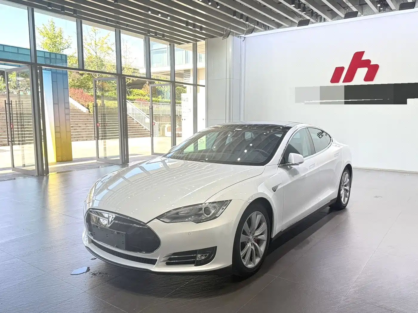 Tesla Model S 2014 2014 Model S P85