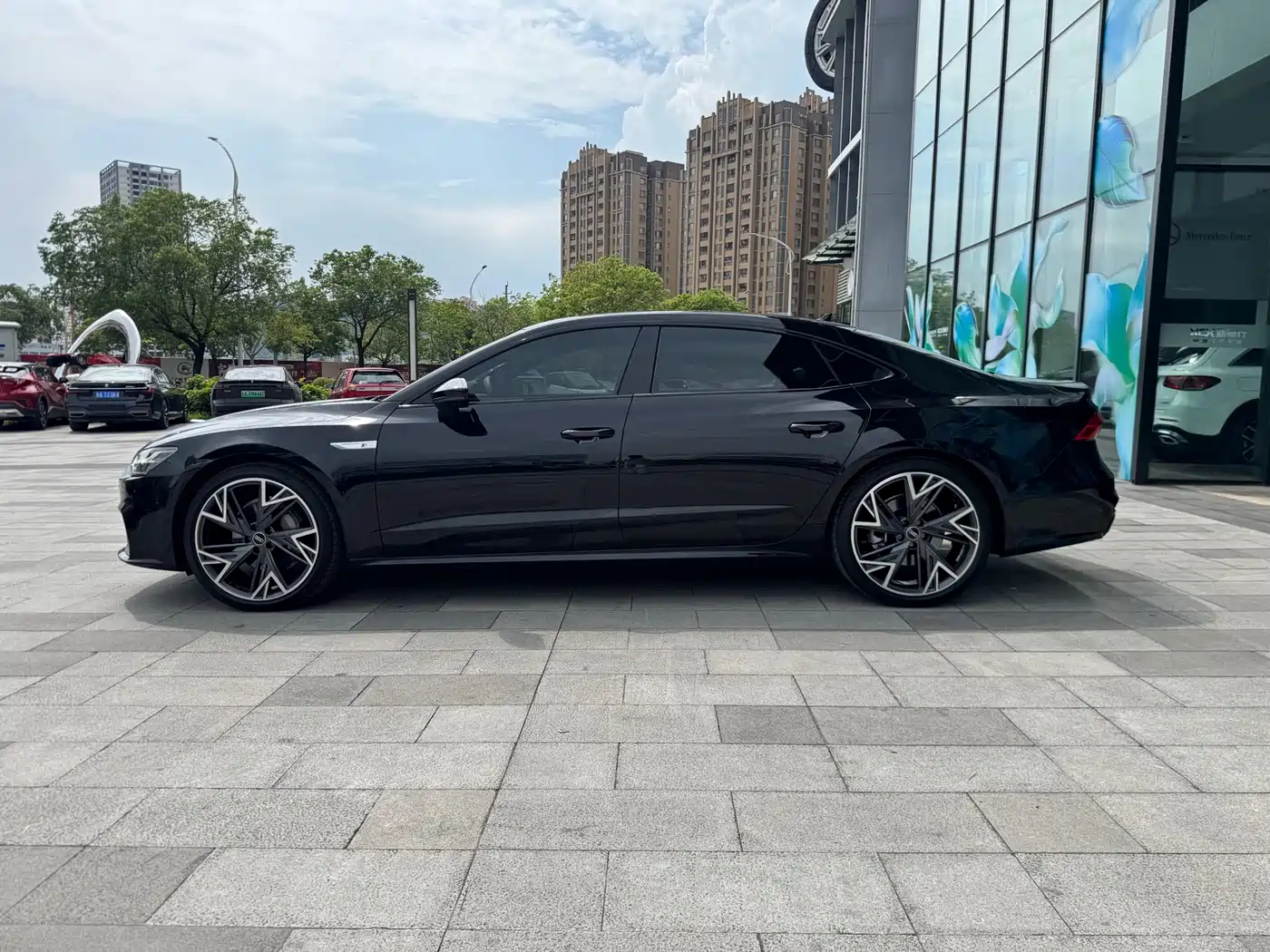 Audi A7L 2024 45 TFSI quattro S-line Black Warrior Edition фото 7