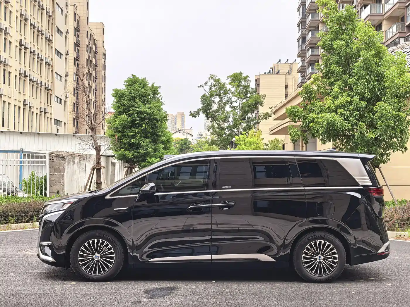 Denza D9 2026 2025 DM-i Smart Driving Edition 1020 AWD Flagship