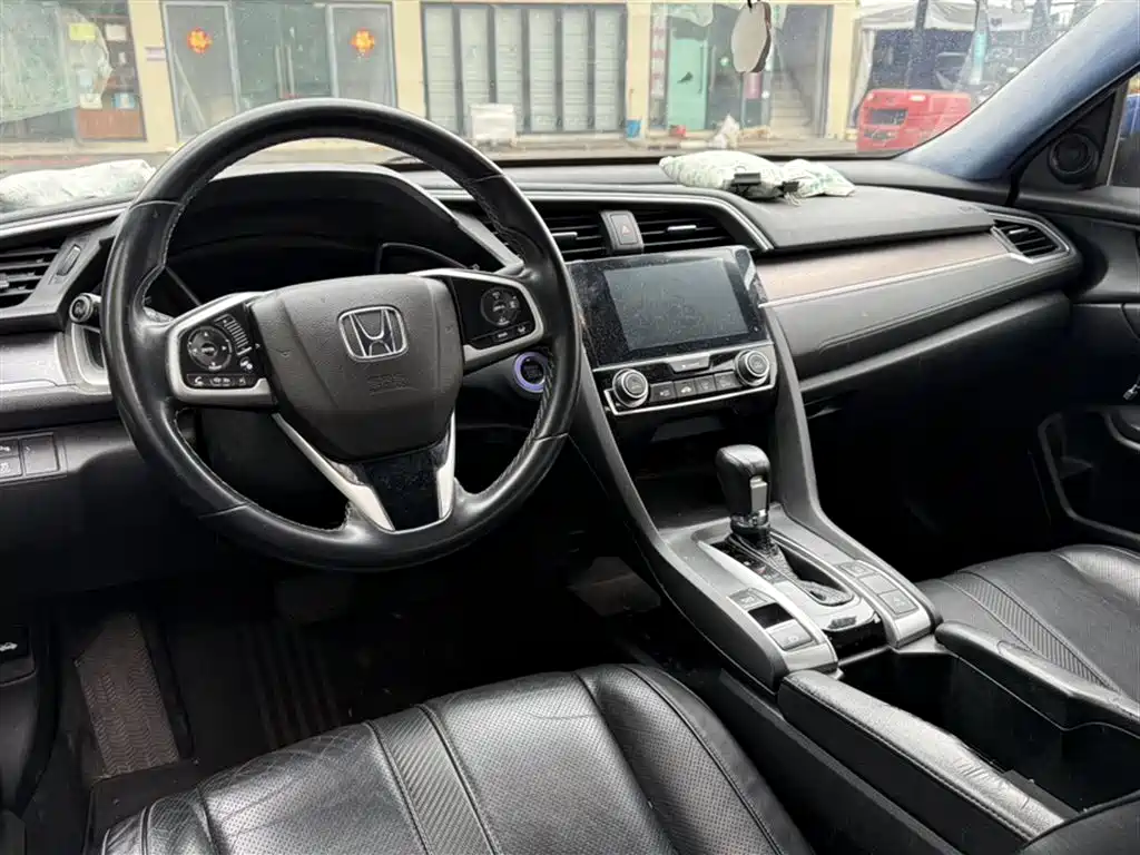 Фото 15 - Honda Civic