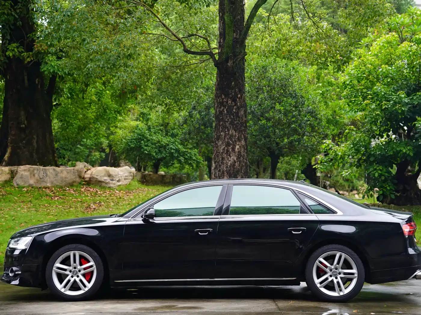 Фото 13 - Audi A8