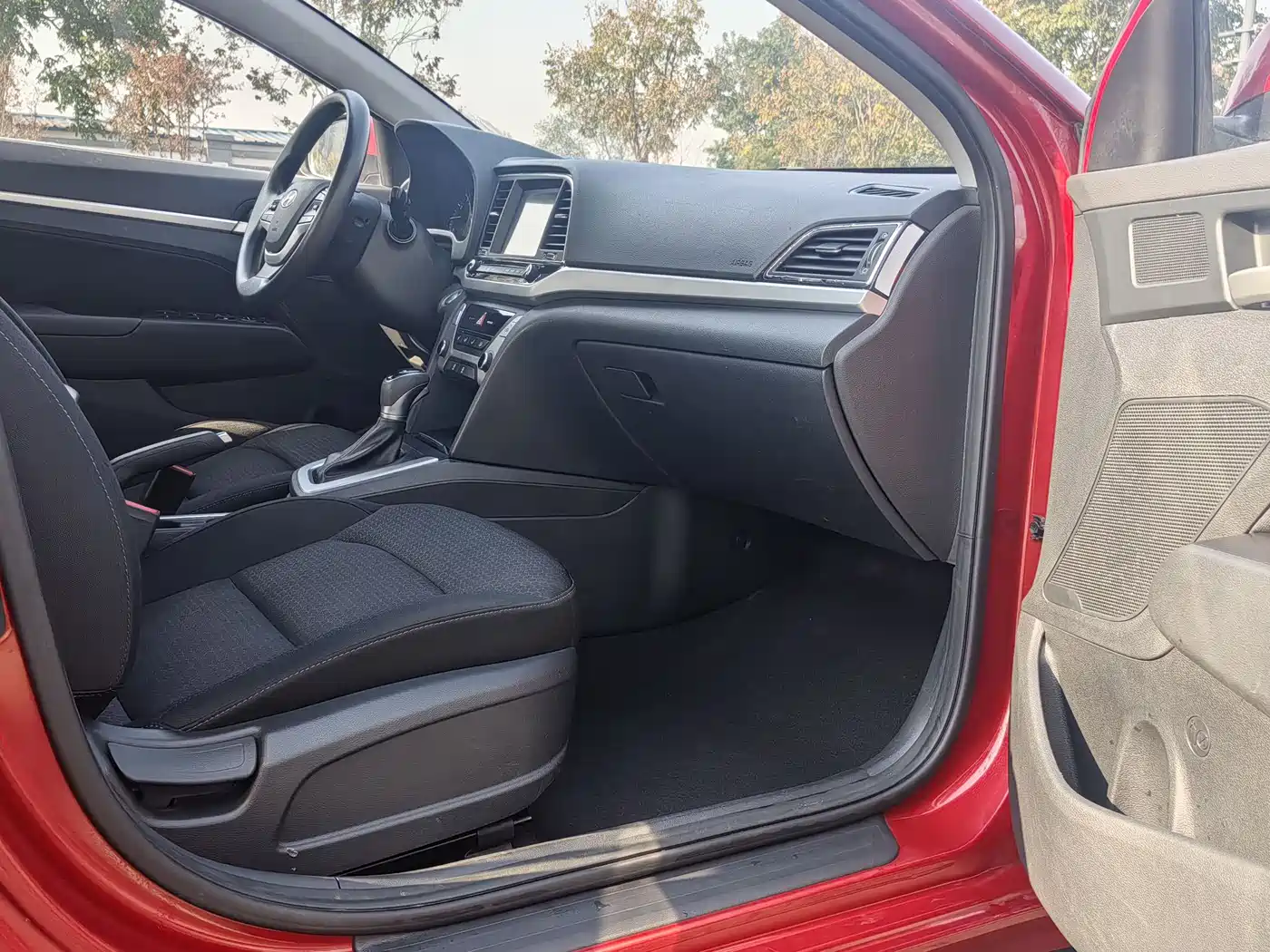 Hyundai Elantra 2016 Model 1.6L Automatic Smart Elite фото 13