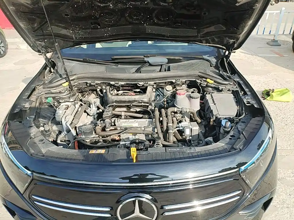 صورة 20 - Mercedes-Benz EQA