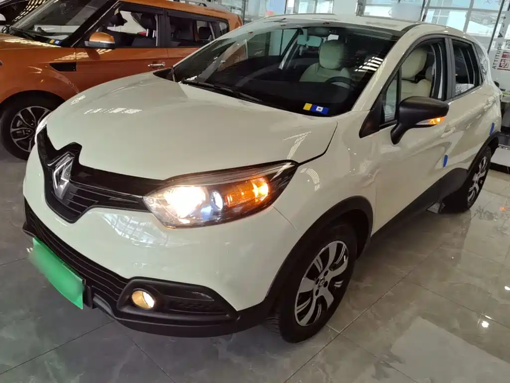 Renault Captur 2018 2015 Model 1.2T Automatic Standard Edition