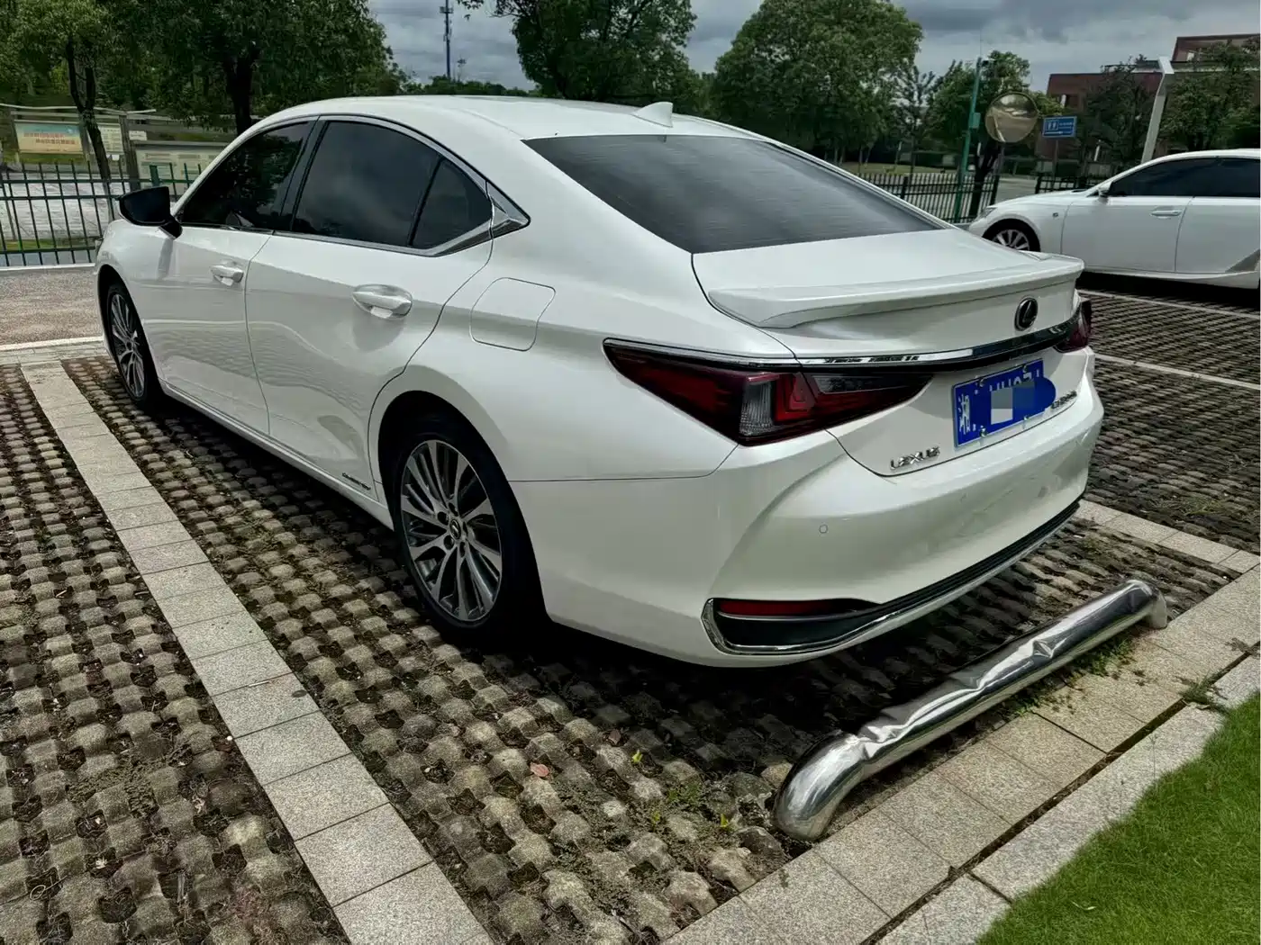 Фото 4 - Lexus ES