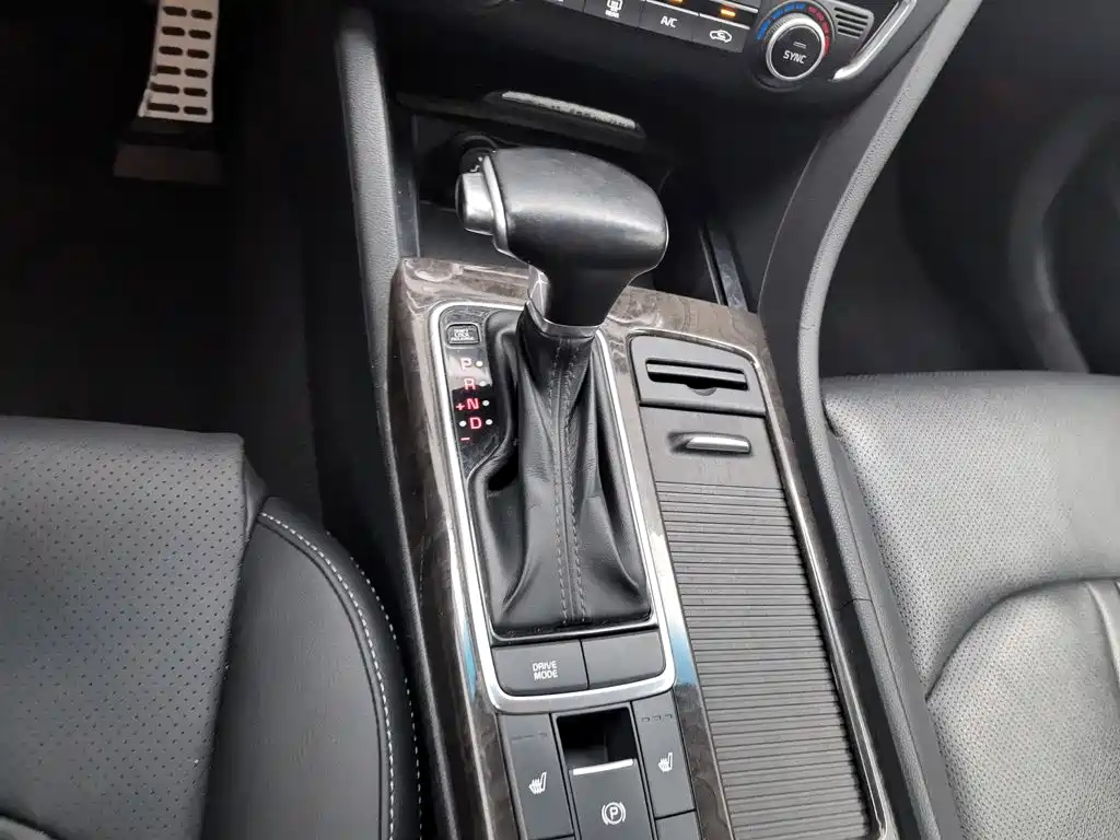 Photo 13 - Kia K5